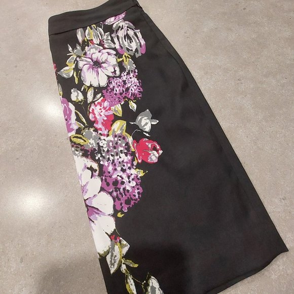 CLEO Women's Black Lined Straight Skirt with Floral Print on Front/Back - Sze 10 - Picture 8 of 8